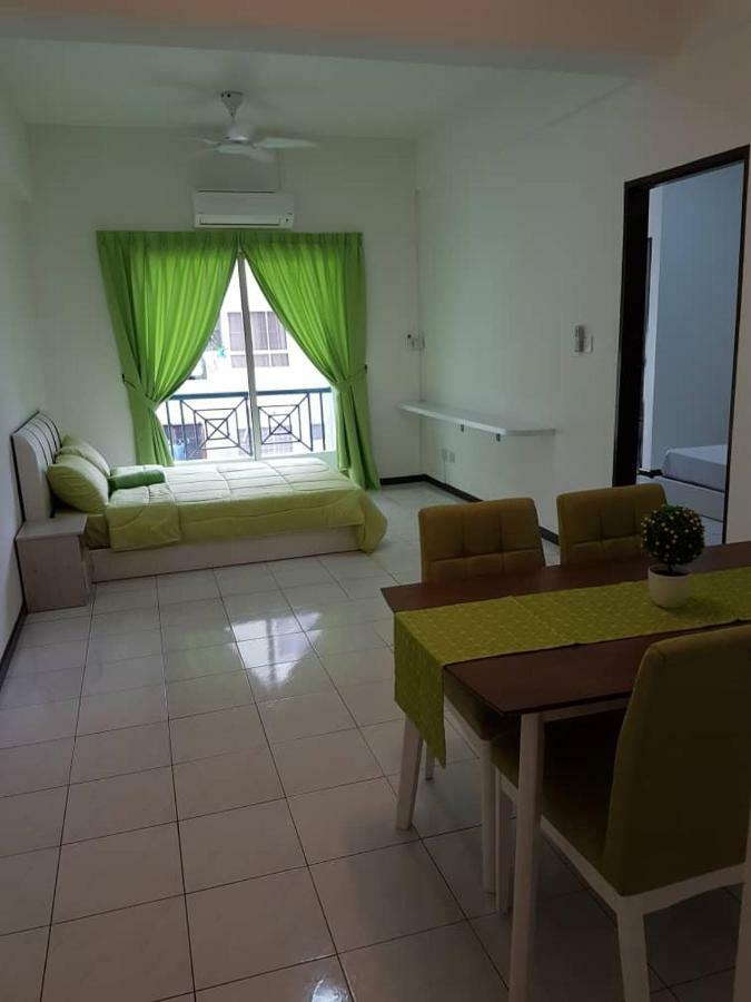 Api Api Centre Apartment Homestay Kota Kinabalu Exterior photo